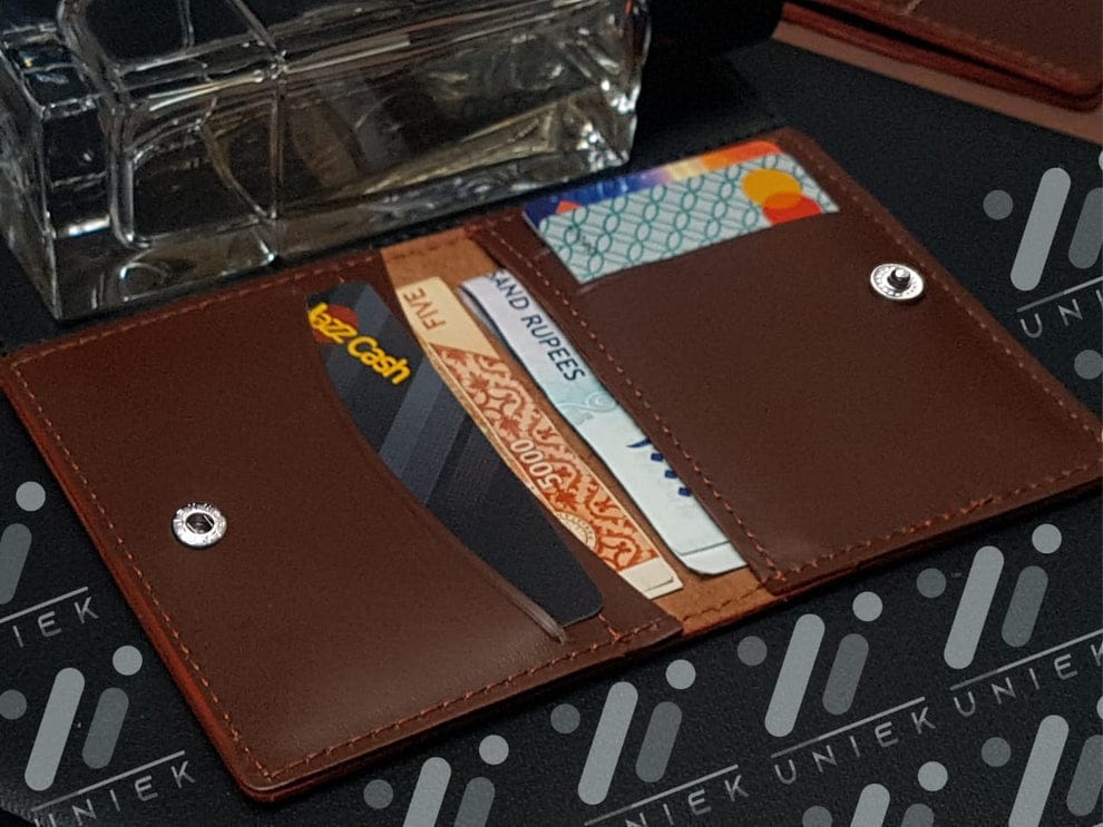 Premium Textured Leather Card Holder Wallet – Sleek Minimalist Design Brown