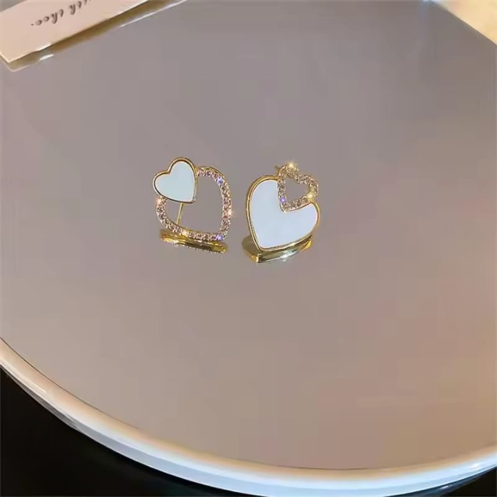PJT-987 Beautifull Korean Heart Shape Zircon Earrings for Women – Sparkling Black & White Crystal Studs, Fashion Jewelry Gift for Everyday Wear and Special Occasions - White